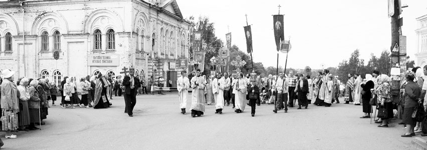 Крестный ход к отцу Матфею Яранскому 